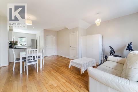 2 Sherbrooke Way, Worcester Park, KT4 8BG
