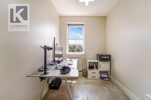 2 Sherbrooke Way, Worcester Park, KT4 8BG