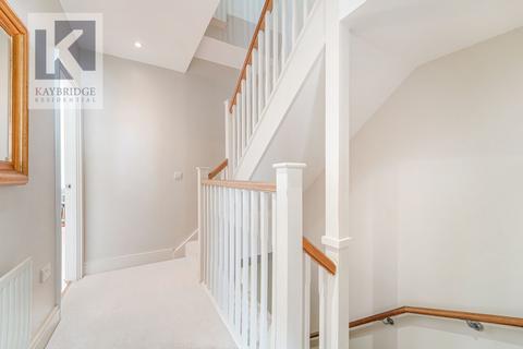 2 Sherbrooke Way, Worcester Park, KT4 8BG