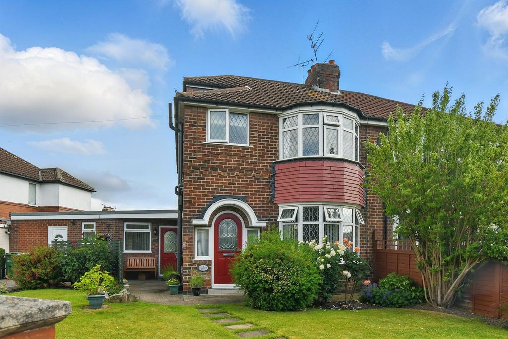 Kirkstone Drive, York, YO31 4 bed semi-detached house - £365,000