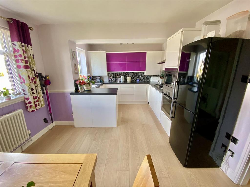 Bramleys Estate Agents - Lady Heton Drive - Mirfie