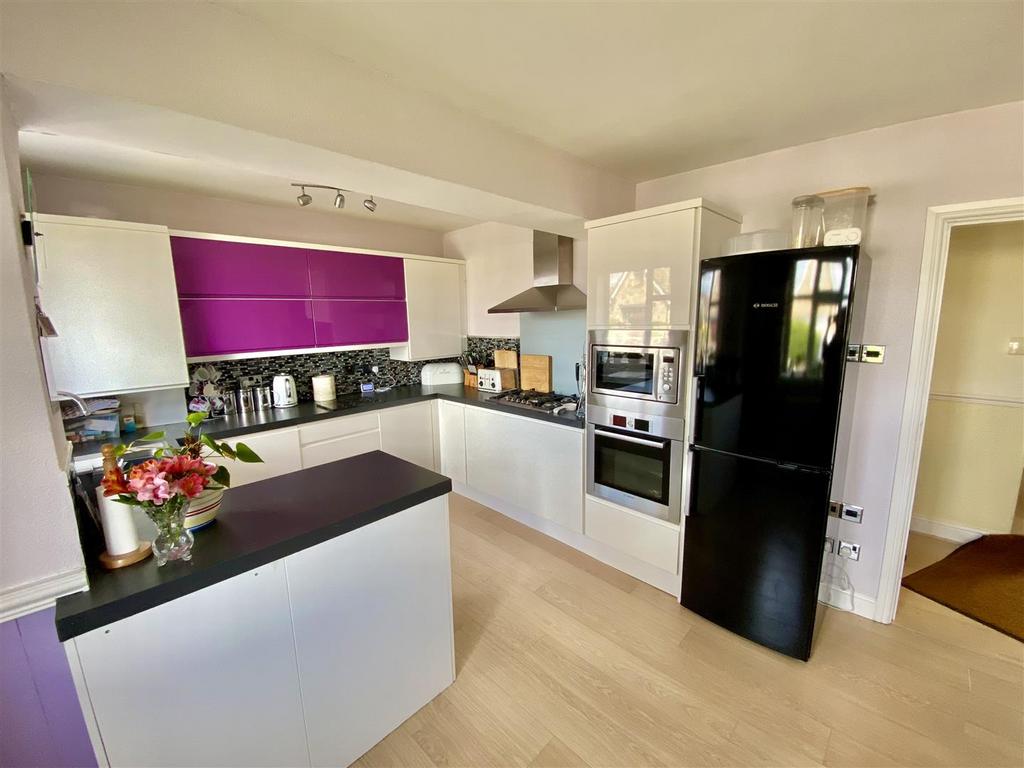 Bramleys Estate Agents - Lady Heton Drive - Mirfie