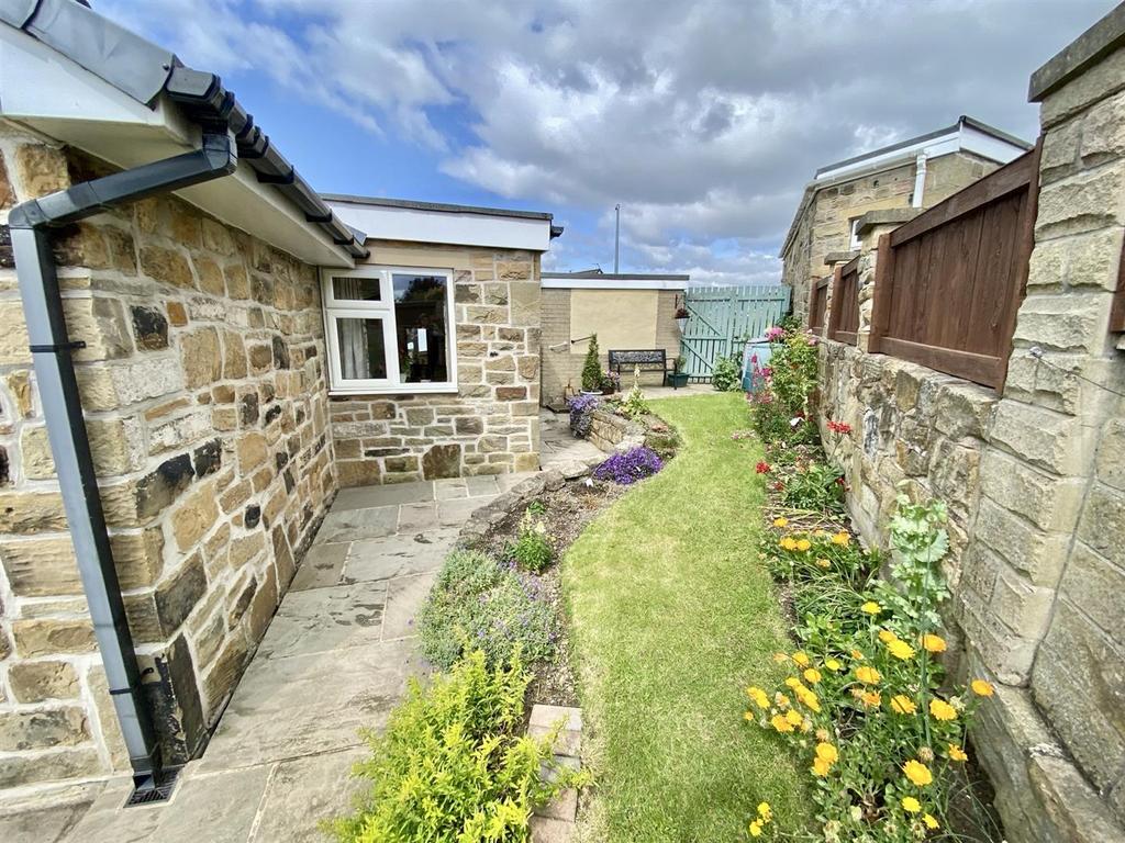 Bramleys Estate Agents - Lady Heton Drive - Mirfie