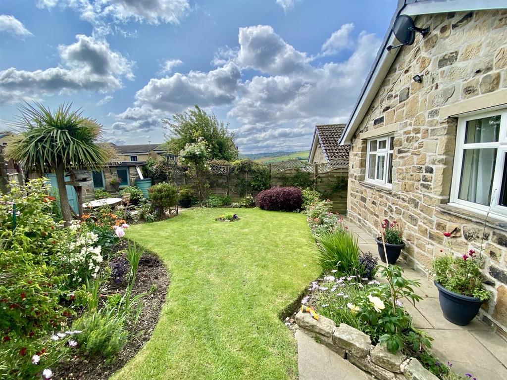 Bramleys Estate Agents - Lady Heton Drive - Mirfie