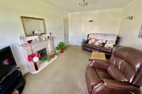 3 bedroom detached bungalow for sale, Lady Heton Drive, Mirfield