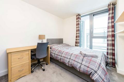 2 bedroom flat for sale, Hardwicks Square, London SW18