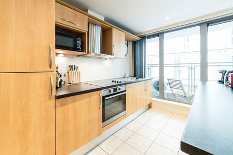 2 bedroom flat for sale, Hardwicks Square, London SW18