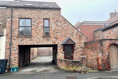 2 bedroom townhouse to rent, Lowther Mews, City Centre