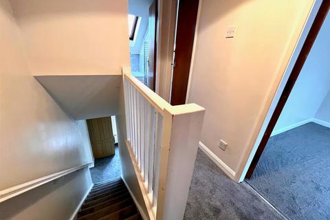 2 bedroom townhouse to rent, Lowther Mews, City Centre