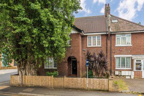 2 bedroom flat for sale, Balfour Road, Hounslow TW3