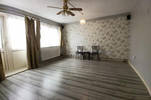 3 bedroom terraced house to rent, Odessa Road, London E7