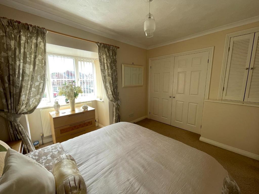 Master Bedroom..JPG