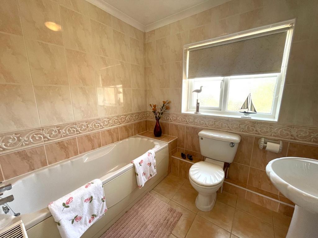 Bathroom.JPG