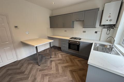 35 Turner Street, Lees, Oldham, OL4 3JH