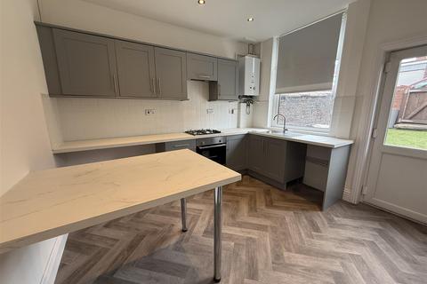 35 Turner Street, Lees, Oldham, OL4 3JH