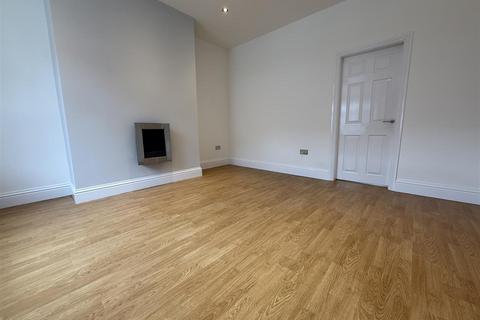 35 Turner Street, Lees, Oldham, OL4 3JH