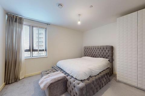 1 bedroom flat to rent, Lakeside Drive