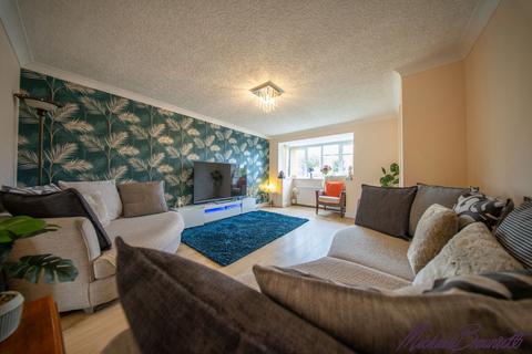 3 bedroom detached house for sale, Farfield Avenue, Bradford BD6