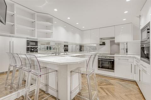 3 bedroom apartment to rent, Cadogan Square, London SW1X