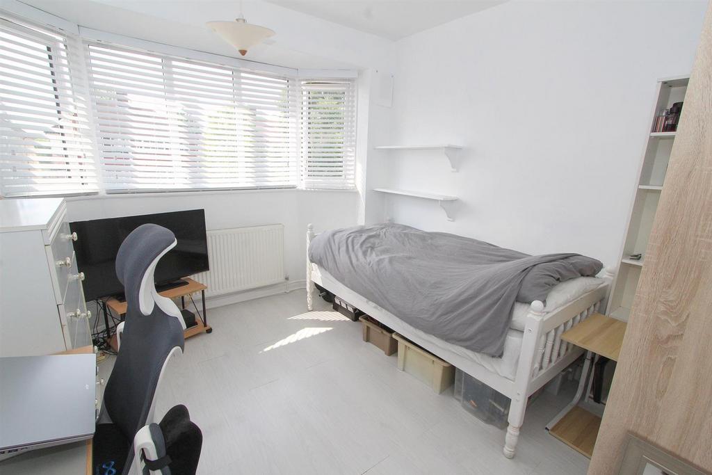 Bed 1.jpg