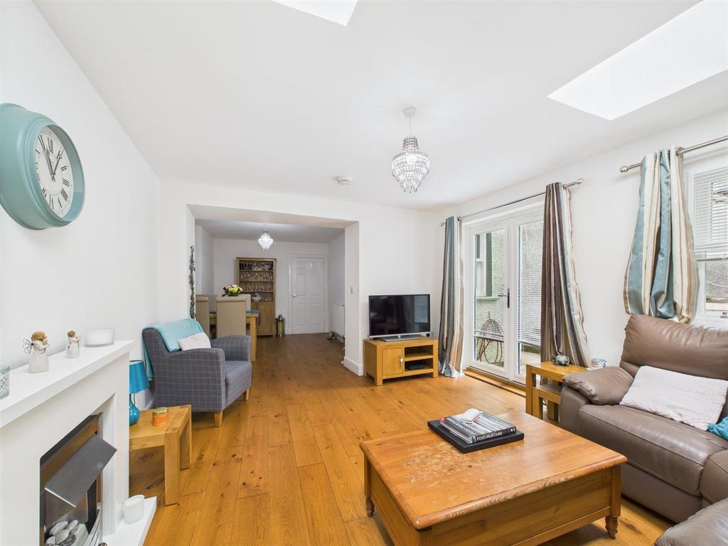 CAM01486 G0-PR0743-STILL006.jpg