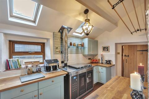 4 bedroom equestrian property for sale, Pen-Y-Garnedd, Llanrhaeadr Ym Mochnant