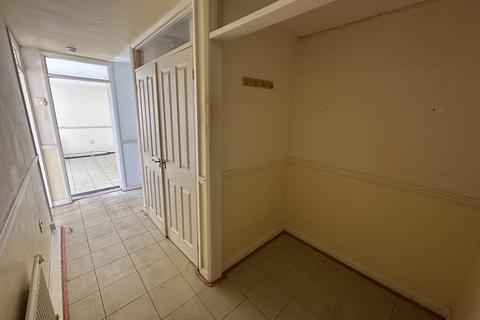2 bedroom ground floor flat for sale, Heywood Court, Tenby, Pembrokeshire, SA70