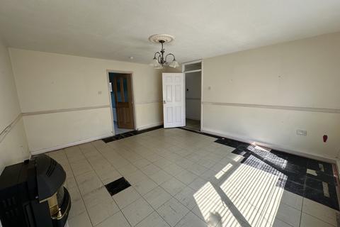 2 bedroom ground floor flat for sale, Heywood Court, Tenby, Pembrokeshire, SA70