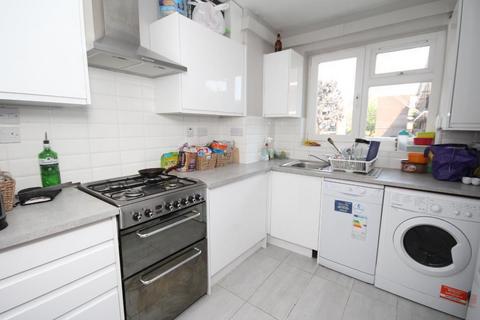3 bedroom flat to rent, Hemsworth Court, Hobbs Place Estate, Hoxton, N1