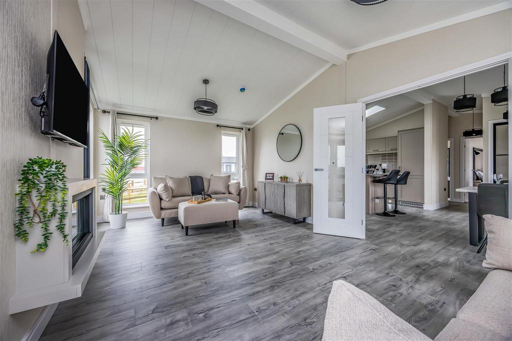 Plot 17 Littlehampton Marina-Small-Portico Marketin