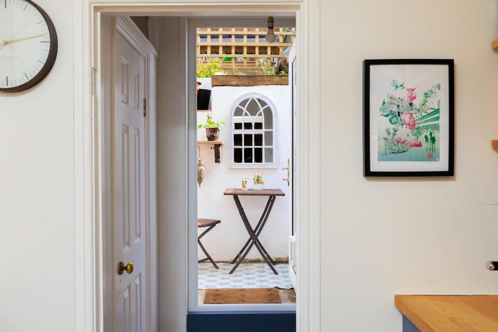 52 Newbridge Road-28.jpg