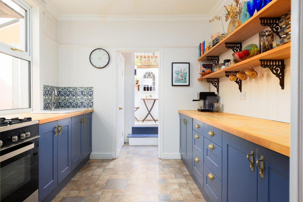 52 Newbridge Road-25.jpg
