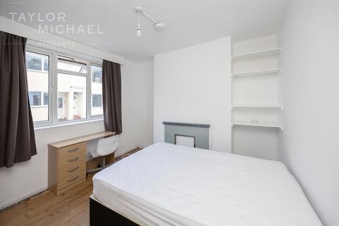 4 bedroom terraced house to rent, Park Crescent Road, Brighton