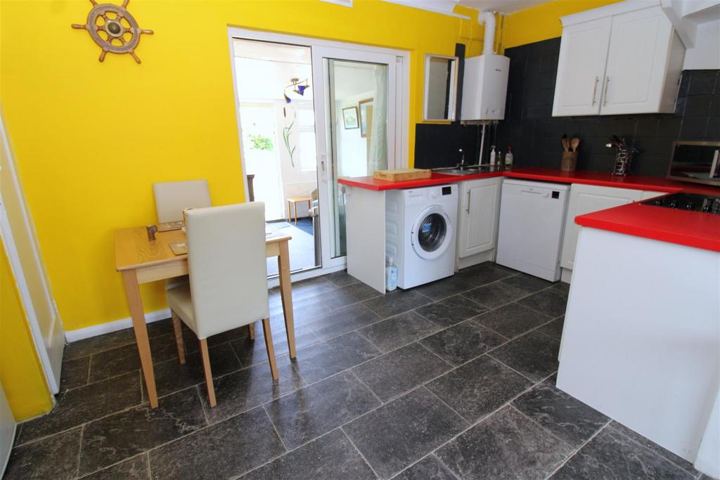 Kitchen.JPG