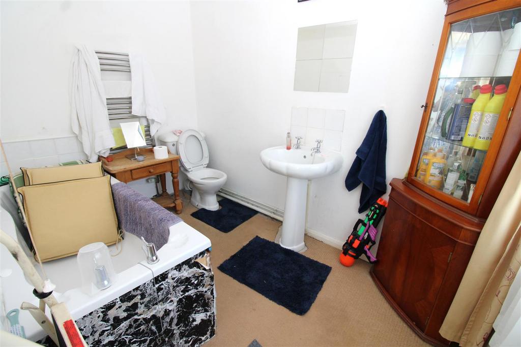 Gf bathroom.JPG
