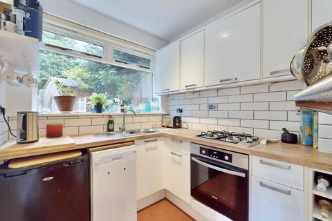 2 bedroom flat for sale, Hornsey Lane, London N6