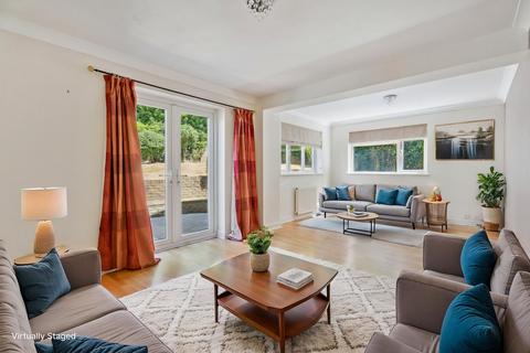 11 Ashwells, Penn, High Wycombe, HP10 8DT
