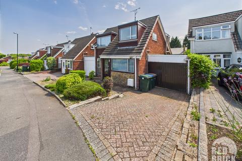 3 bedroom link detached house for sale