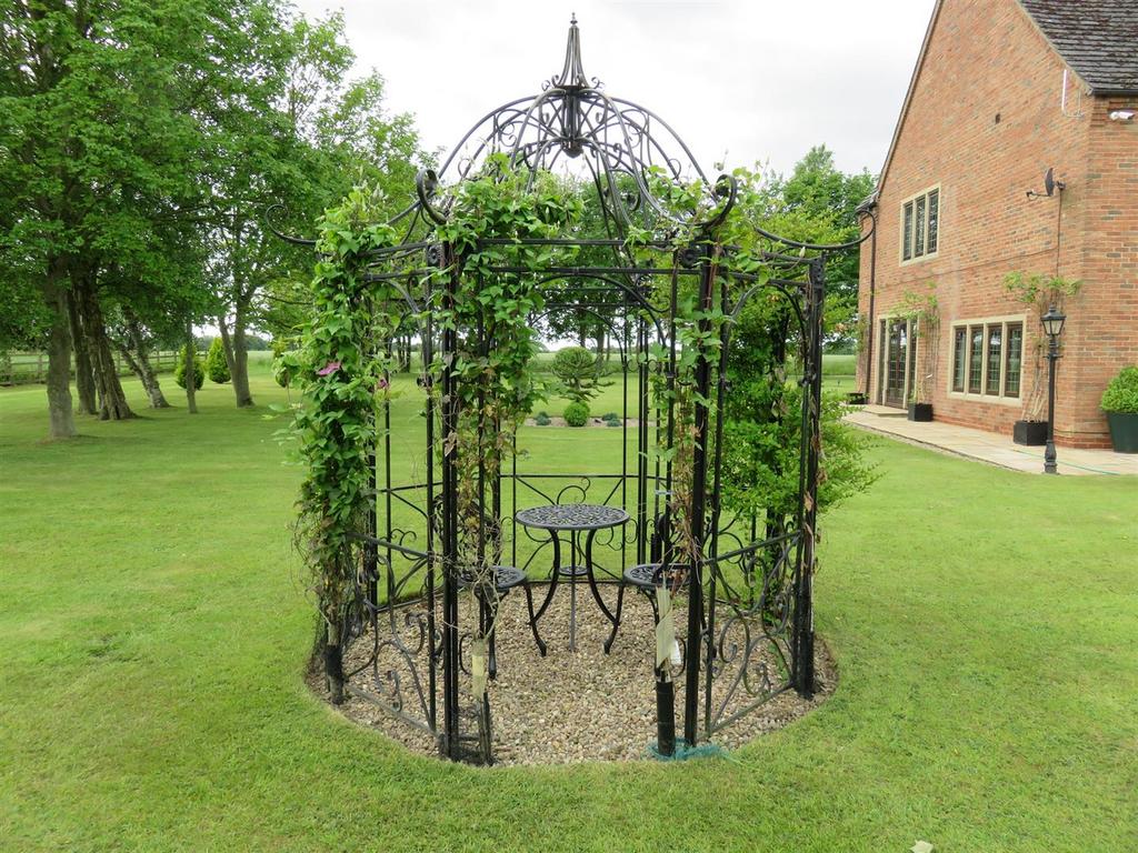 Garden - pergola