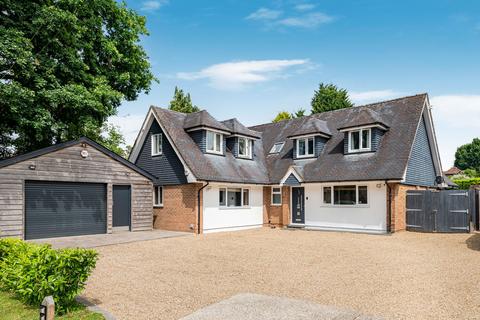 undefined, Pondtail Road, Horsham RH12