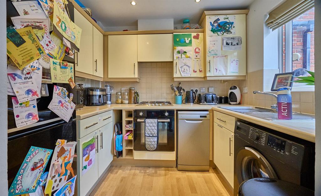 Rear fitted kitchen