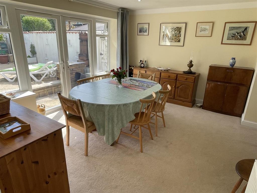 Dining Room.JPG