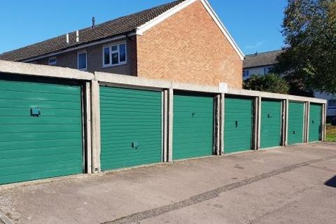 Garage to rent, Brookhouse Road, Farnborough GU14