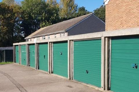 Garage to rent, Brookhouse Road, Farnborough GU14