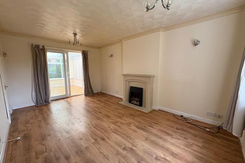 3 bedroom detached house to rent, Chatteris Close, Hindley