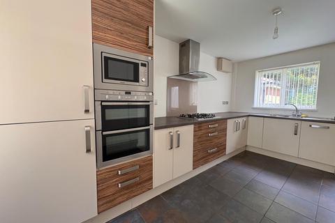 3 bedroom detached house to rent, Chatteris Close, Hindley
