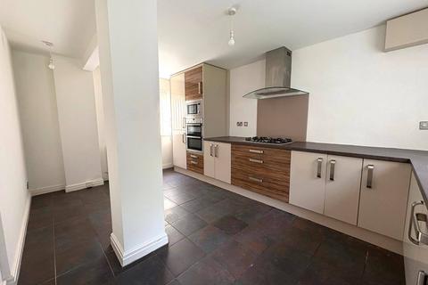 3 bedroom detached house to rent, Chatteris Close, Hindley