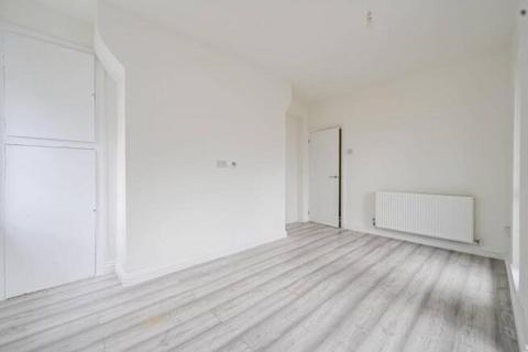 2 bedroom flat to rent, Matthews House, Burgess Street, London, E14