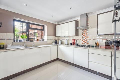 2 bedroom apartment for sale, London View, 211 - 213 Swakeleys Road, Ickenham, UB10