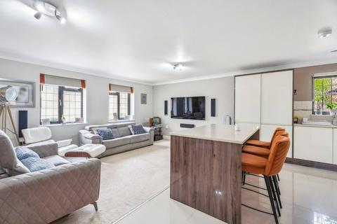 2 bedroom apartment for sale, London View, 211 - 213 Swakeleys Road, Ickenham, UB10